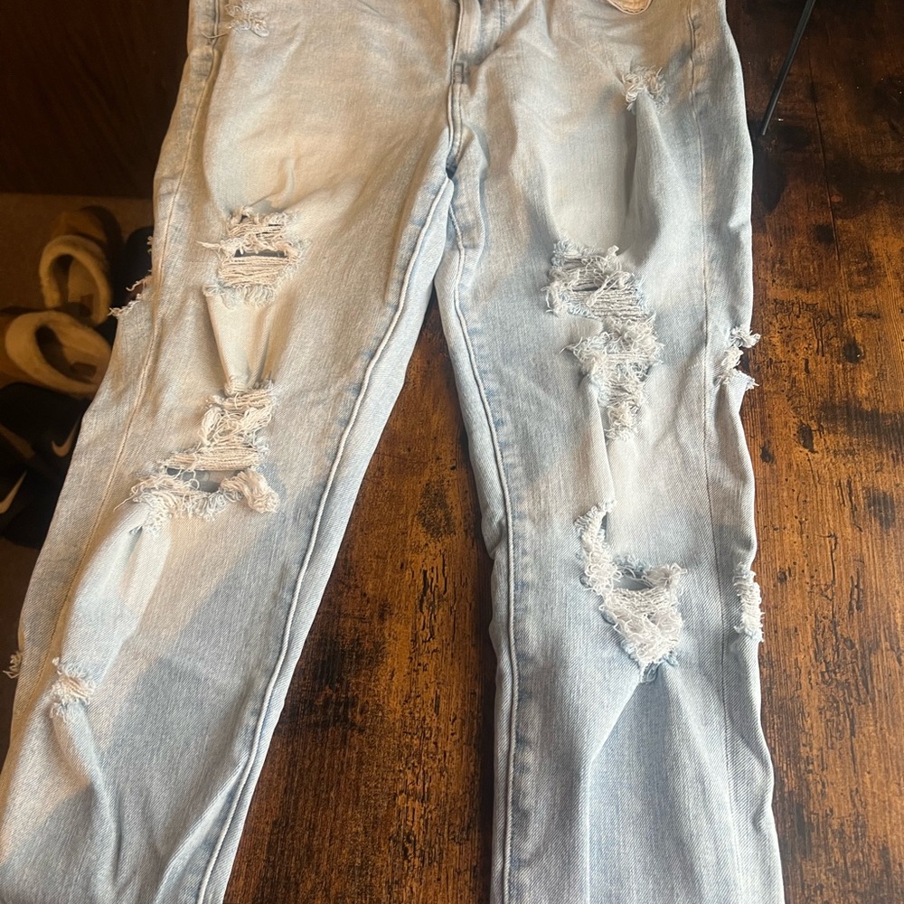 American Eagle Outfitters Light Wash Ripped Skinny Jeans